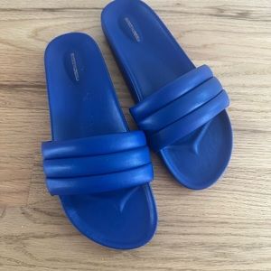 BEATRICE VALENZUELA LAPIS AZUL MONOCOLOR SANDALIA